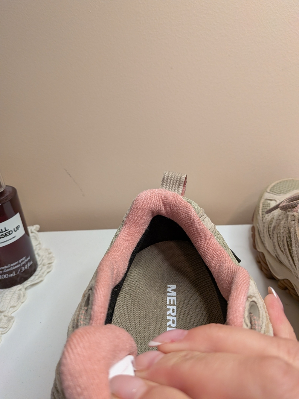 Merrell Moab 3 Waterproof Hiking Shoes Vibram Women’s 6 Beige Pink - Picture 8 of 11